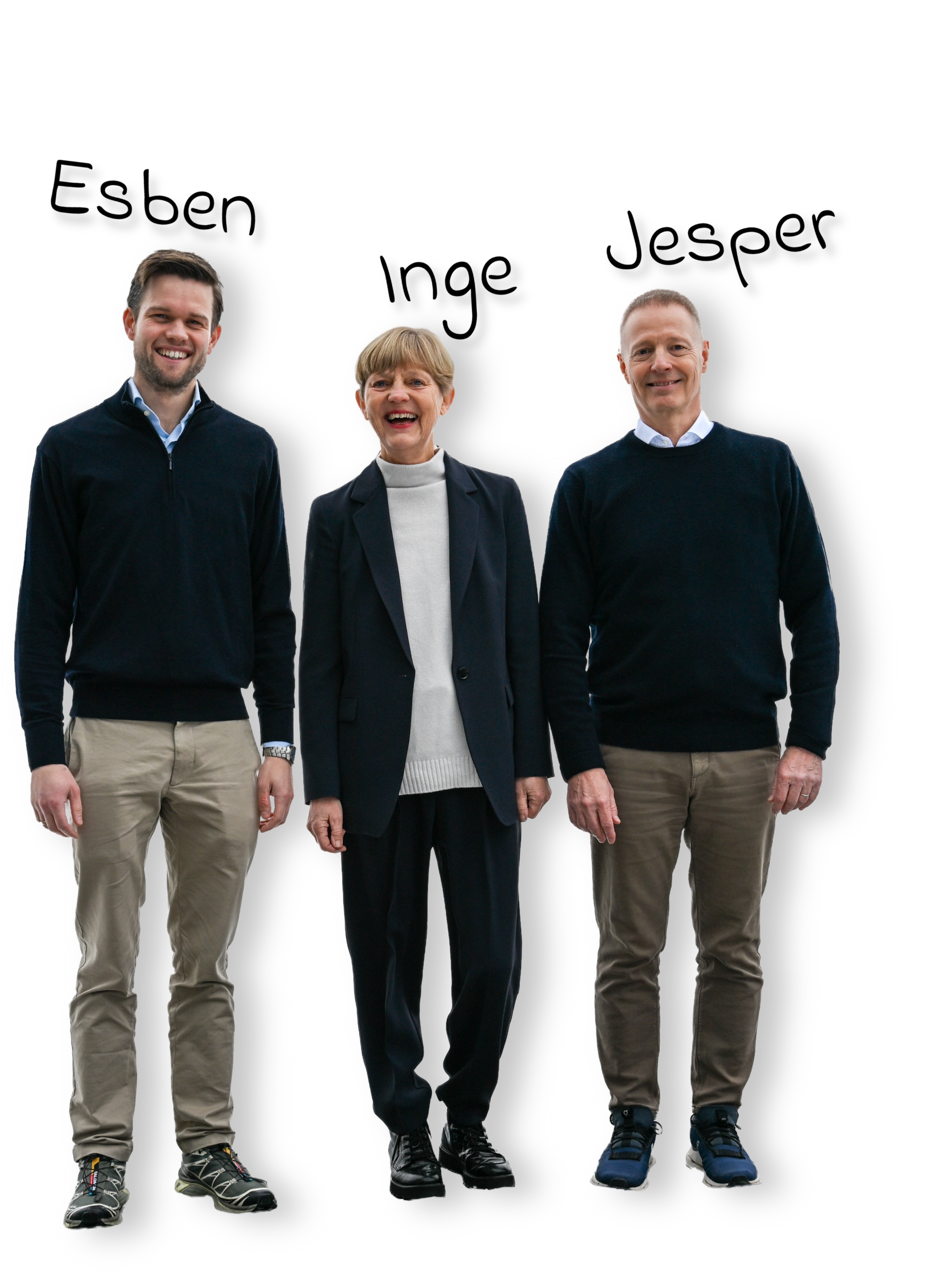 Tre personer står side om side mod hvid baggrund: Esben til venstre, Inge i midten og Jesper til højre, alle iført afslappet, professionelt tøj og smilende til kameraet.
